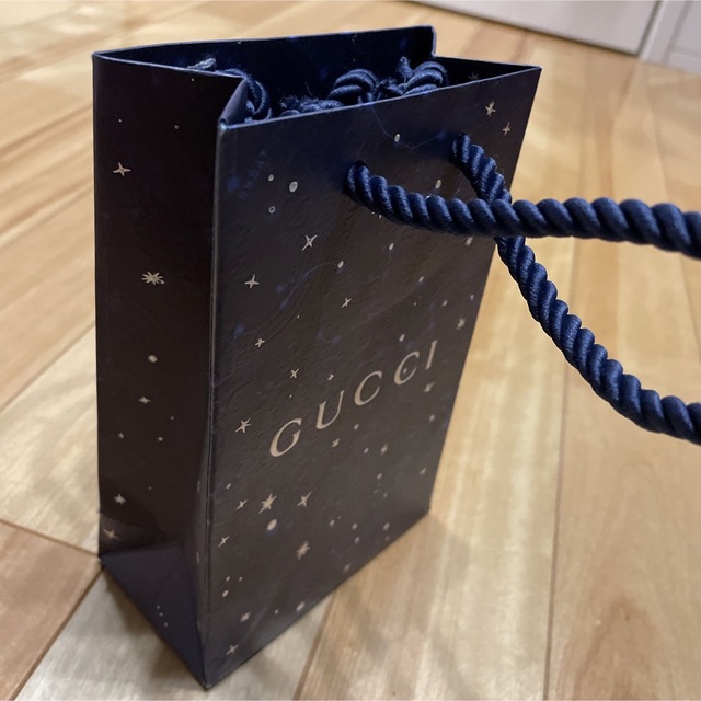 GUCCI - 【クリスマス限定】GUCCI ショッパー(小袋つき)の通販 GUCCI - 【クリスマス限定】GUCCI ショッパー(小袋つき)の通販