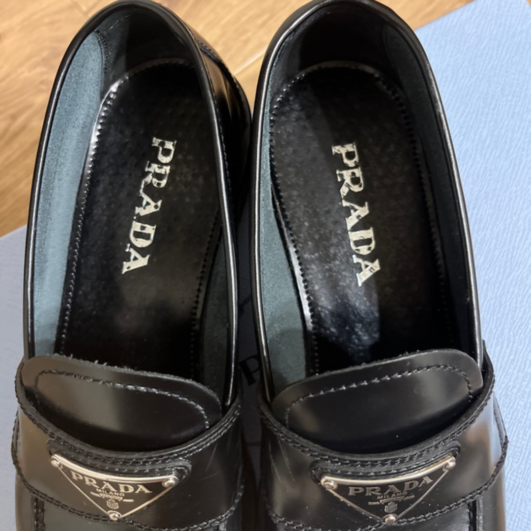 PRADA(プラダ)の最終価格 PRADA ローファー 36.5 レディースの靴/シューズ(ローファー/革靴)の商品写真