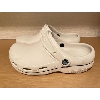 クロックス(crocs)の本日のみお値下げ　医療用　クロックス　ホワイト　白　ワーク(サンダル)