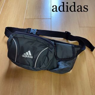 アディダス(adidas)のadidas グレー　ウエストポーチ、ボディバッグ(ボディバッグ/ウエストポーチ)