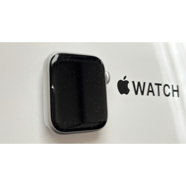 Apple Watch(アップルウォッチ)の本体美品・付属品新品 Apple Watch SE 40mm シルバー スマホ/家電/カメラのスマホアクセサリー(その他)の商品写真