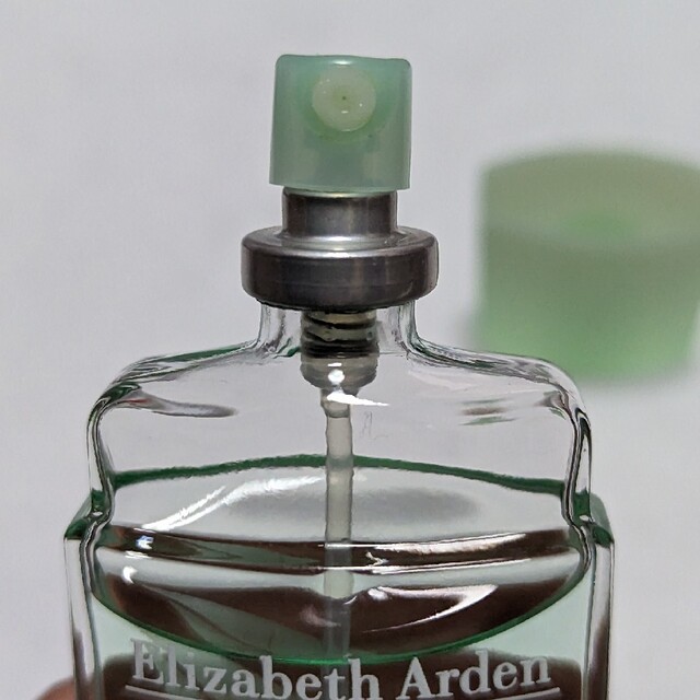 Elizabeth Arden(エリザベスアーデン)のエリザベスアーデングリーンティ―セントスプレー50ml コスメ/美容の香水(香水(女性用))の商品写真