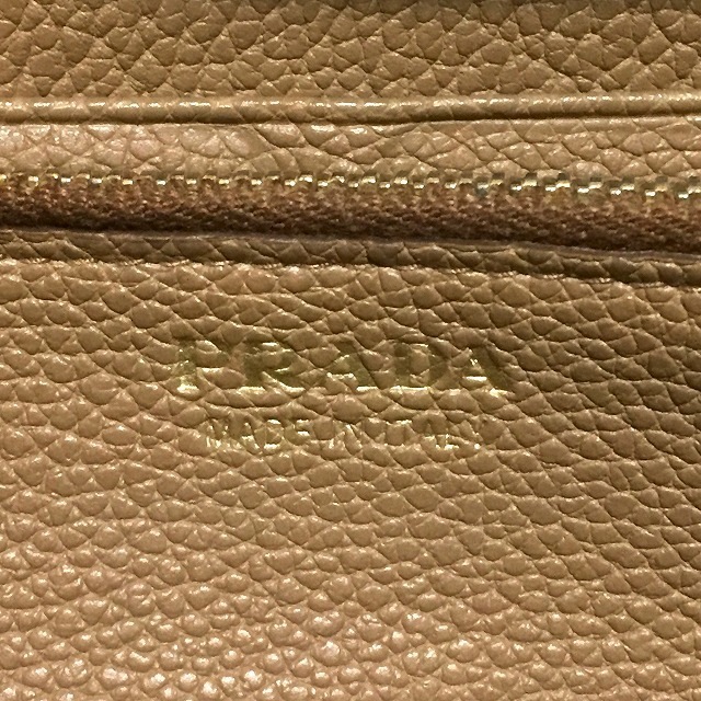 PRADA(プラダ)のプラダ 長財布 1ML183 ライトブラウン レディースのファッション小物(財布)の商品写真