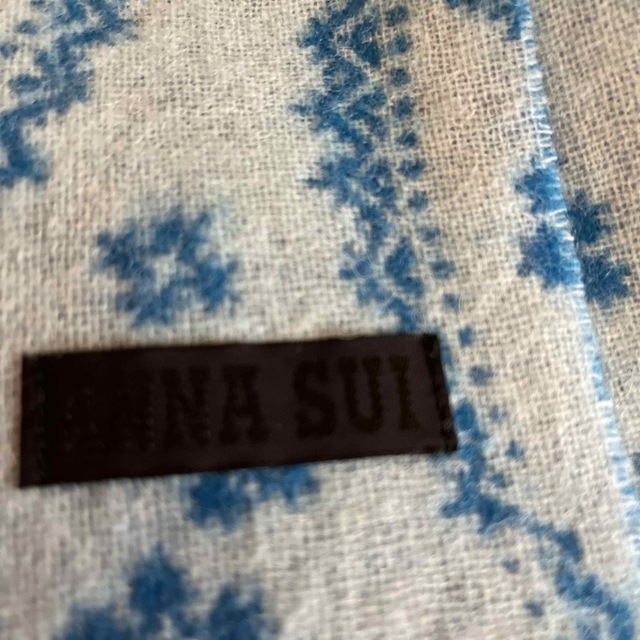 ANNA SUI(アナスイ)のANNA SUI  ストール　マフラー　新品未使用品　最終お値下げ レディースのファッション小物(マフラー/ショール)の商品写真