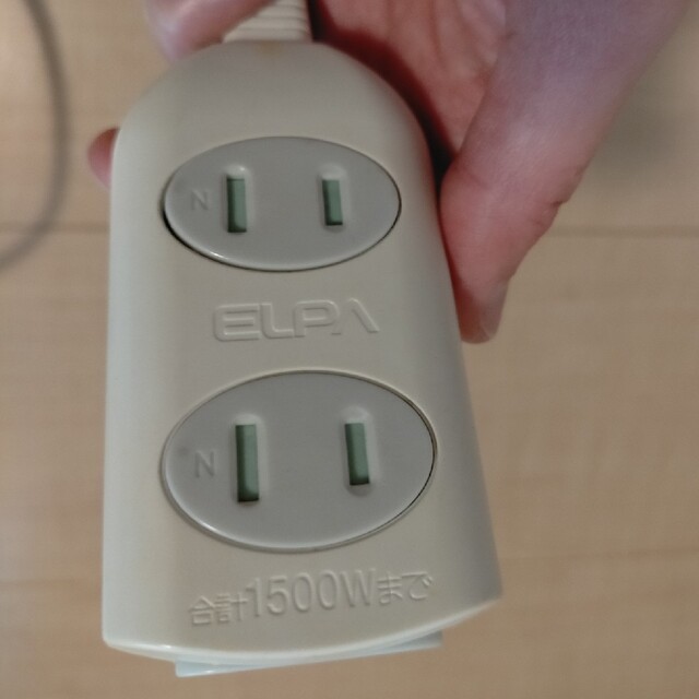 ELPA(エルパ)のエルパ　ELPA　1m　3口　延長コード スマホ/家電/カメラの生活家電(その他)の商品写真