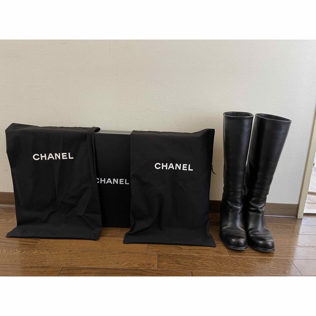 CHANEL(シャネル)の明日まで　25000円　シャネル　ロングブーツ　ブラック レディースの靴/シューズ(ブーツ)の商品写真