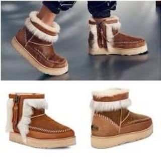 アグ(UGG)の新品　UGG プラットフォームショートブーツ　チェスナッツ　US7(ブーツ)