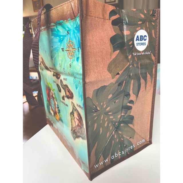 (QP様専用)ABCストアハワイ限定ショッピングバッグ(ハワイアンアイランド柄) レディースのバッグ(エコバッグ)の商品写真