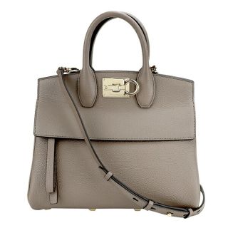 フェラガモ(Ferragamo)の新品 フェラガモ FERRAGAMO ハンドバッグ STUDIO BAG スモール グレージュ(ハンドバッグ)