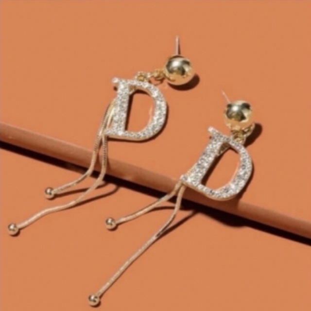 Dior - 売り切りセール！大人気✨DIOR ロゴ ピアスの通販 by ゆず's