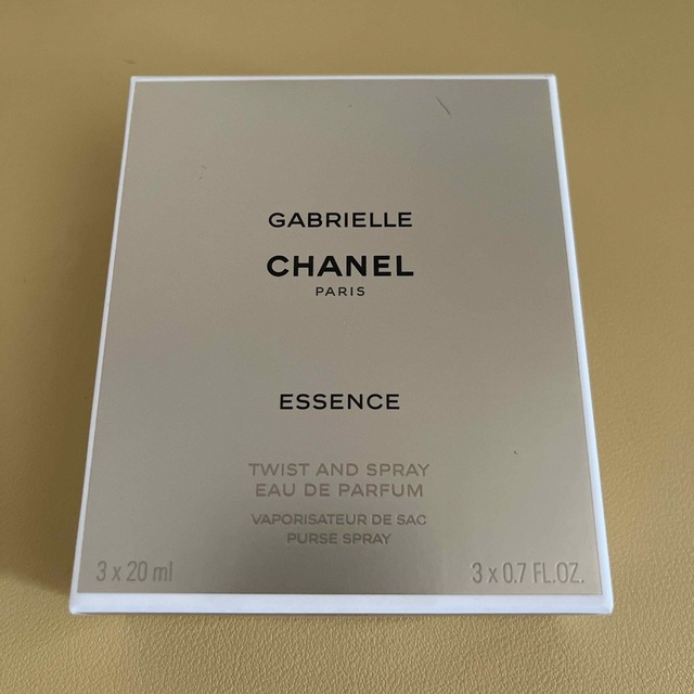 CHANEL(シャネル)のガブリエルシャネル　エッセンス　オードゥ　パルファム　ツィスト&スプレイ コスメ/美容の香水(香水(女性用))の商品写真