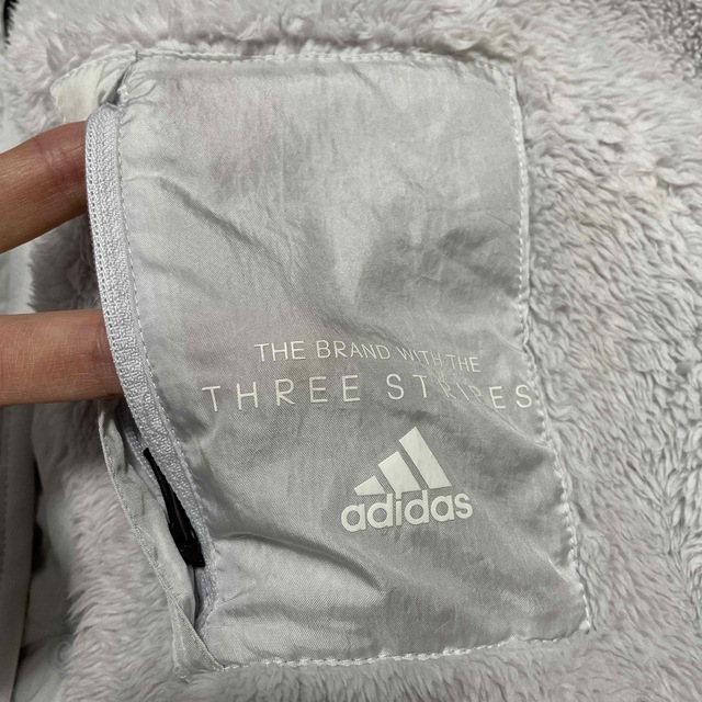 adidas(アディダス)のadidas 130 もこもこアウター　ボアジャケット キッズ/ベビー/マタニティのキッズ服女の子用(90cm~)(ジャケット/上着)の商品写真