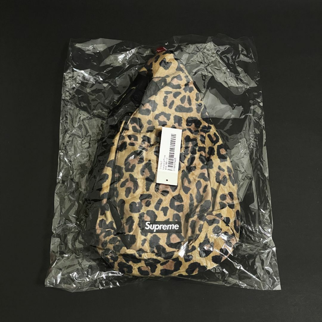 Supreme(シュプリーム)のSupreme Sling Bag Leopard ボディバッグ レオパード メンズのバッグ(ボディーバッグ)の商品写真