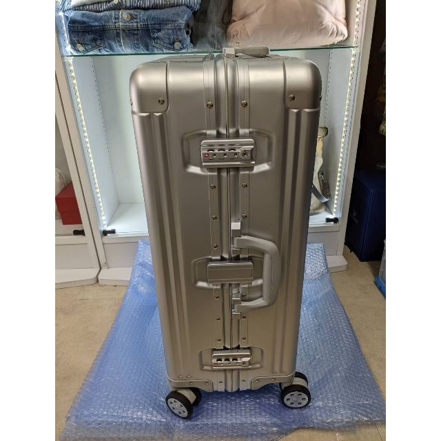 超歓迎 未使用品 メルセデスベンツ アルミスーツケース 65L キャリー