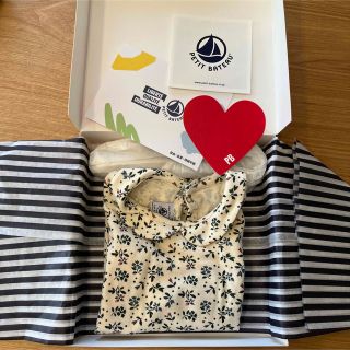 プチバトー(PETIT BATEAU)のプチバトー　カットソー　104cm(Tシャツ/カットソー)