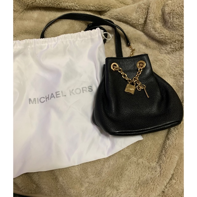 MICHAEL KORS ブラック　ショルダーバッグ　ゴールド　チェーン　南京錠