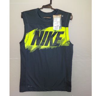 ナイキ(NIKE)の新品❗NIKE　ノースリーブ型シャツ(Tシャツ/カットソー)