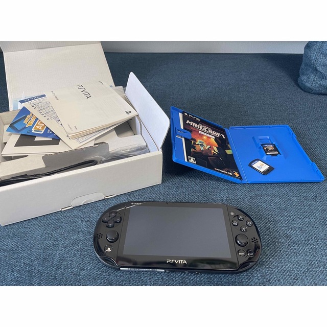 PlayStation Vita（PCH-2000）Wi-Fi携帯用ゲーム機本体