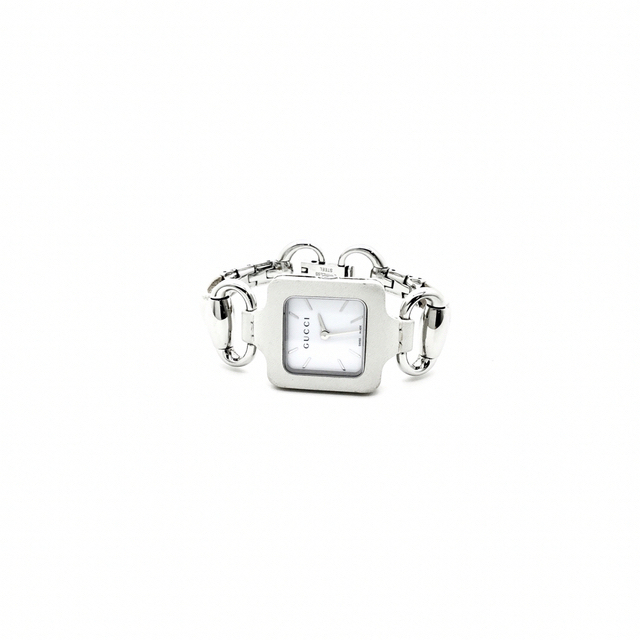 Gucci(グッチ)の良品　グッチ　GUCCI   レディース　腕時計　1921　コレクション　白 レディースのファッション小物(腕時計)の商品写真