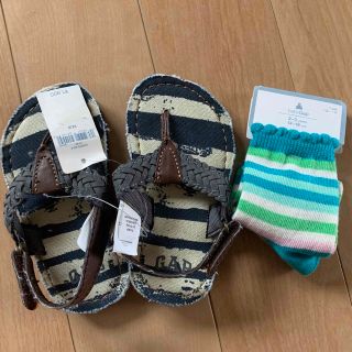 ベビーギャップ(babyGAP)の【新品未使用】baby GAP サンダル 14cm &靴下 14cm～16cm(サンダル)