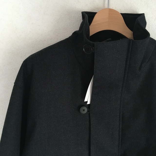 22AW STILL BY HAND 3レイヤー素材 ハイカラ―コート グレー