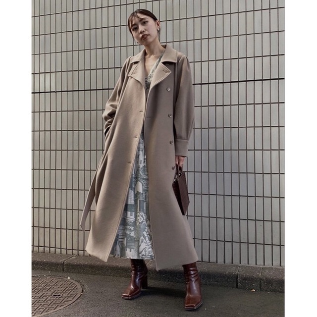 Ameri VINTAGE(アメリヴィンテージ)の新品【Ameri VINTAGE 】 POOFY FLARE LONG COAT レディースのジャケット/アウター(ロングコート)の商品写真