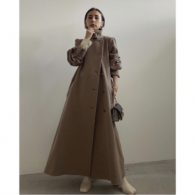 Ameri VINTAGE(アメリヴィンテージ)の新品【Ameri VINTAGE 】 POOFY FLARE LONG COAT レディースのジャケット/アウター(ロングコート)の商品写真