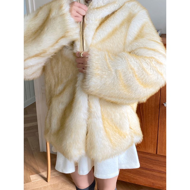 サモエド♡ Furry Zip-up Hoodies レディースのジャケット/アウター(毛皮/ファーコート)の商品写真