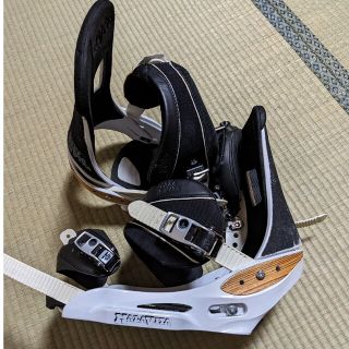 バートン(BURTON)の最終割引♥ジャンク☆BURTON MALAVITA EST SK8 white(バインディング)