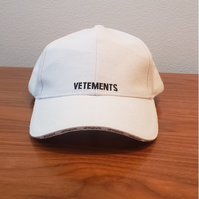 VETEMENTS ヴェトモン キャップ 【数々のアワードを受賞】 vivacf.net
