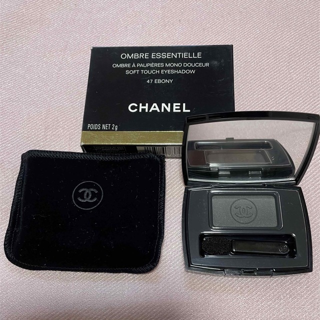 CHANEL(シャネル)の未使用＊シャネル＊アイシャドウ＊オンブルエサンシエル＊エボニー＊ブラック系 コスメ/美容のベースメイク/化粧品(アイシャドウ)の商品写真