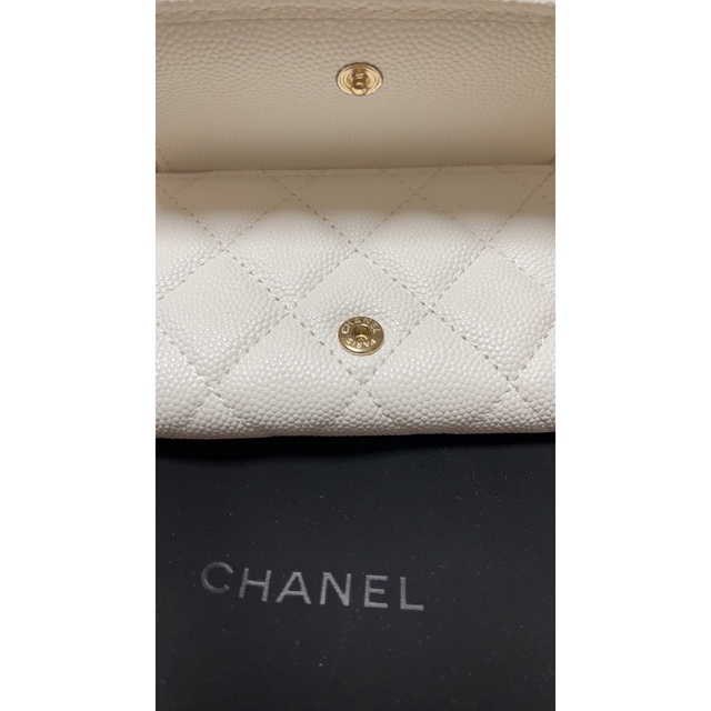 CHANEL(シャネル)のCHANEL❤️クラシックスモールフラップウォレット レディースのファッション小物(財布)の商品写真