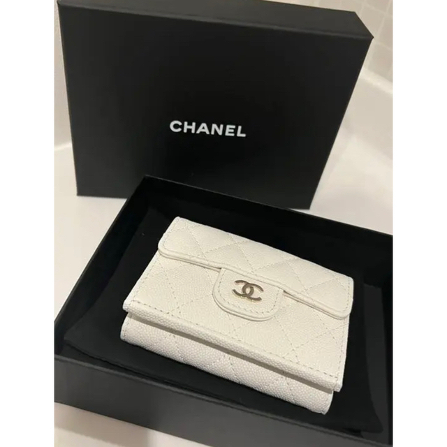 CHANEL(シャネル)のCHANEL❤️クラシックスモールフラップウォレット レディースのファッション小物(財布)の商品写真