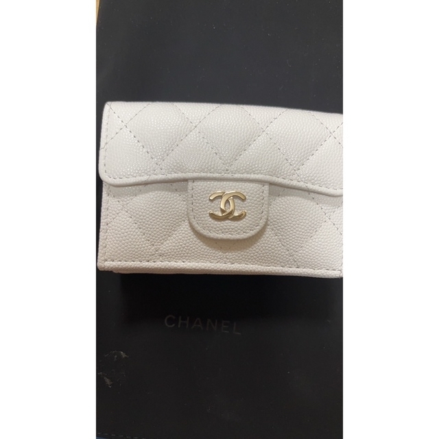 CHANEL(シャネル)のCHANEL❤️クラシックスモールフラップウォレット レディースのファッション小物(財布)の商品写真