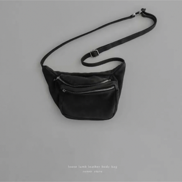 ボディーバッグ最終値下げ remer loose lamb leather bodybag