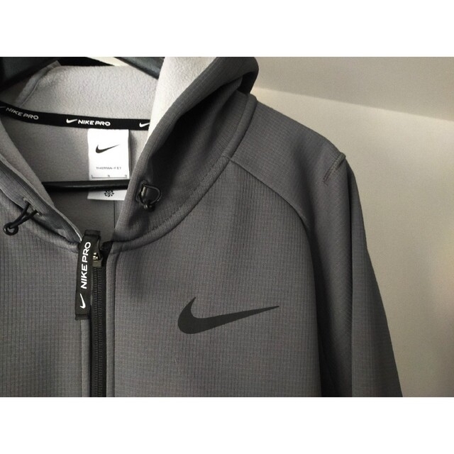 NIKE(ナイキ)の【未使用】NIKE PRO ナイキプロ  THERMA-FIT フーディパーカー メンズのトップス(パーカー)の商品写真