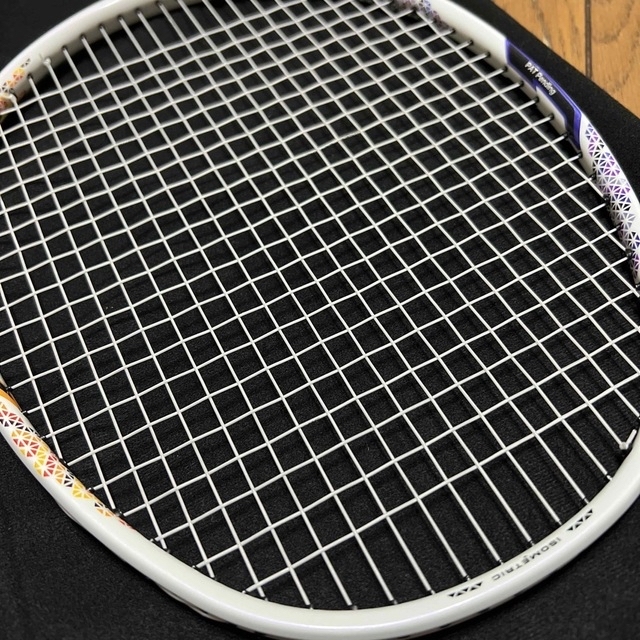 YONEX(ヨネックス)の　YONEX デュオラ6 DUO6-013  ② スポーツ/アウトドアのスポーツ/アウトドア その他(バドミントン)の商品写真