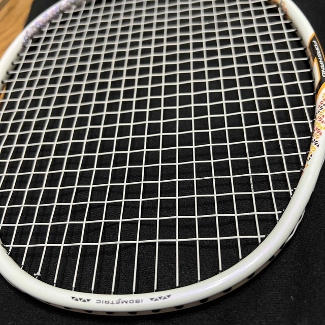 YONEX(ヨネックス)の　YONEX デュオラ6 DUO6-013  ② スポーツ/アウトドアのスポーツ/アウトドア その他(バドミントン)の商品写真