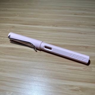 ラミー(LAMY)のダフメイ様専用) LAMY 万年筆 薄いピンク色 ペン先M(ペン/マーカー)