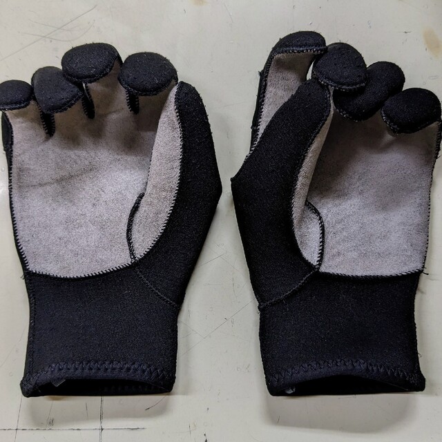 永遠の定番モデル ②モンベル ウールマウンテングローブ 登山用品 永遠の定番モデル ②モンベル ウールマウンテングローブ 登山用品