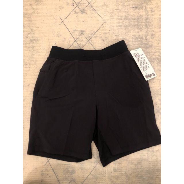 新品メンズ lululemon the short 7 lined nulux