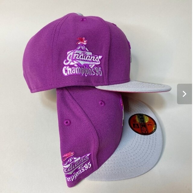 NEW ERA(ニューエラー)の59FIFTY Cleveland Indians “Neon Purple” メンズの帽子(キャップ)の商品写真