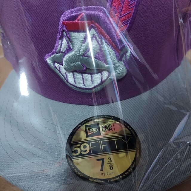 NEW ERA(ニューエラー)の59FIFTY Cleveland Indians “Neon Purple” メンズの帽子(キャップ)の商品写真