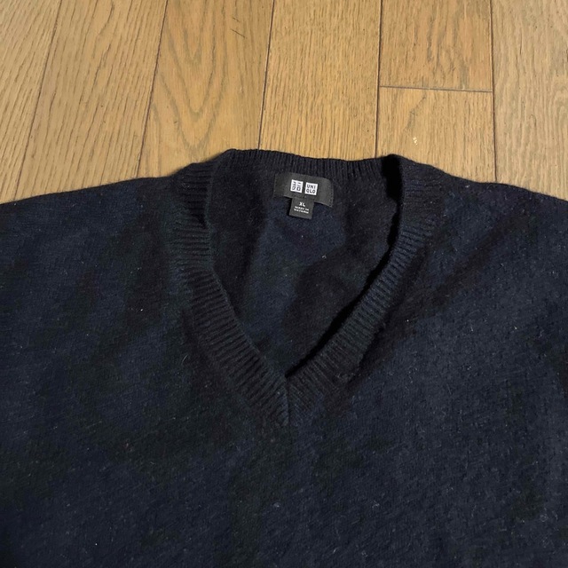 UNIQLO(ユニクロ)のVネックセーター メンズのトップス(ニット/セーター)の商品写真