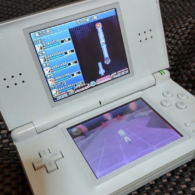 ニンテンドーDS(ニンテンドーDS)のニンテンドーDS lite DSlite本体のみ パールホワイト⑭ エンタメ/ホビーのゲームソフト/ゲーム機本体(携帯用ゲーム機本体)の商品写真