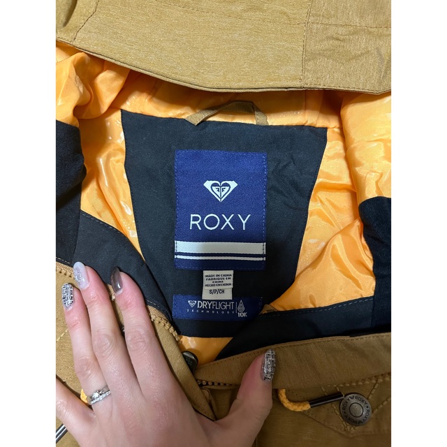 Roxy(ロキシー)の新品タグ付き ⭐︎ ROXY スノーボードウェア　Sサイズ スポーツ/アウトドアのスノーボード(ウエア/装備)の商品写真