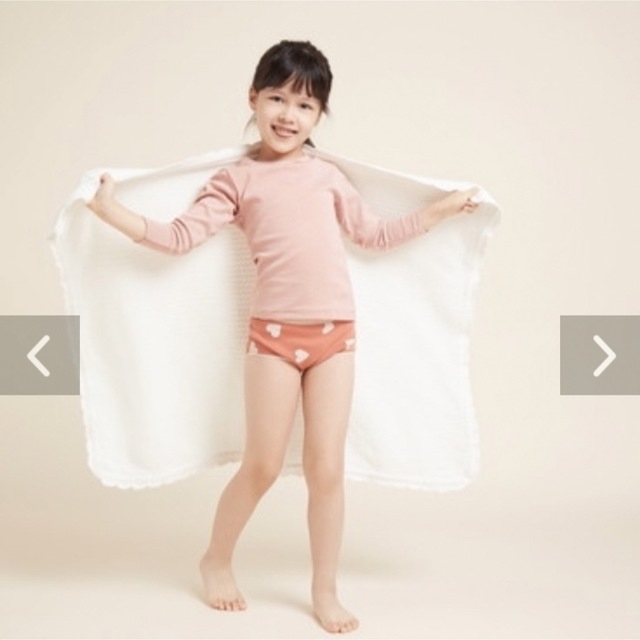 PETIT BATEAU(プチバトー)の新品未使用  プチバトー  ショーツ  3枚組  6ans キッズ/ベビー/マタニティのキッズ服女の子用(90cm~)(下着)の商品写真