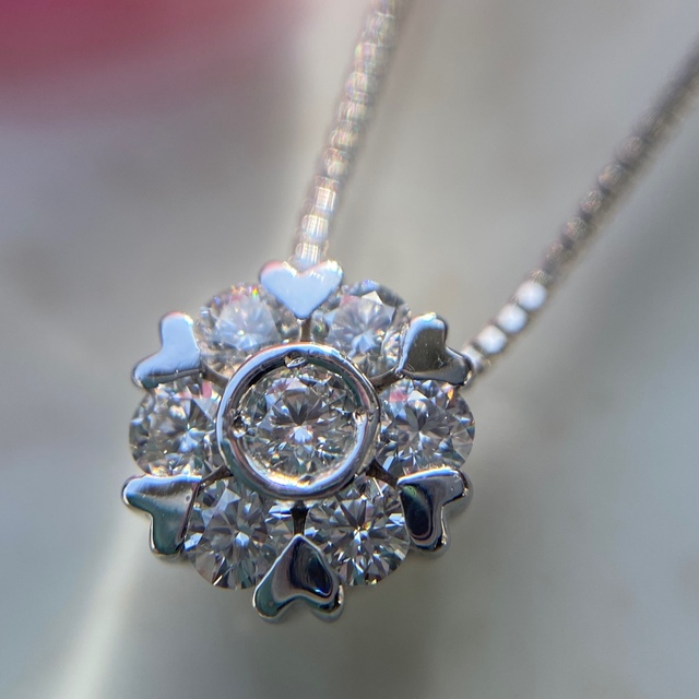 k18WG  1粒のようなギュッとした輝き ダイヤモンド ネックレス レディースのアクセサリー(ネックレス)の商品写真