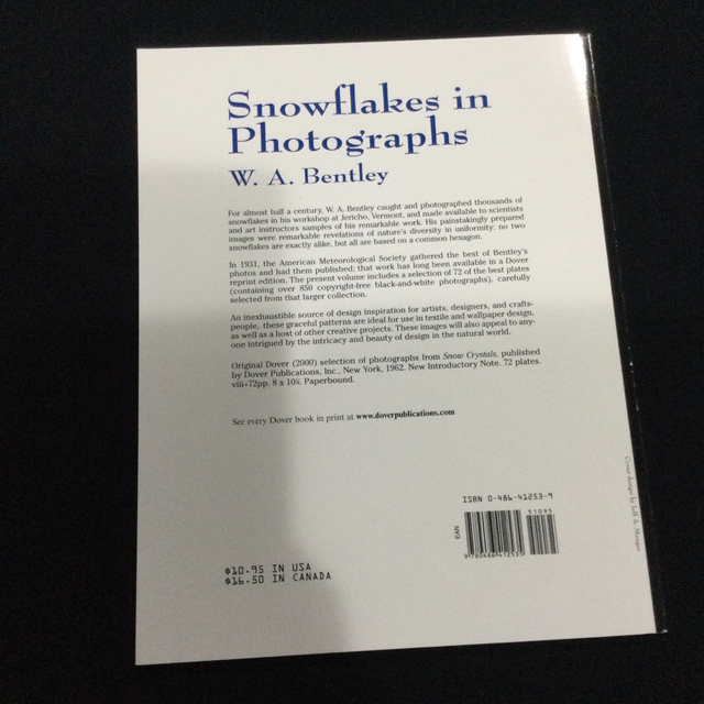 雪の結晶　洋書　英語　写真集　本　ウィルソン　ベントレー　snowflakes エンタメ/ホビーの本(洋書)の商品写真