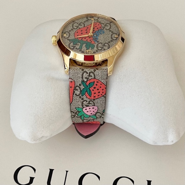 GUCCI - ♡新品未使用♡ GUCCI グッチ 時計 ストロベリーの通販 GUCCI - ♡新品未使用♡ GUCCI グッチ 時計 ストロベリーの通販